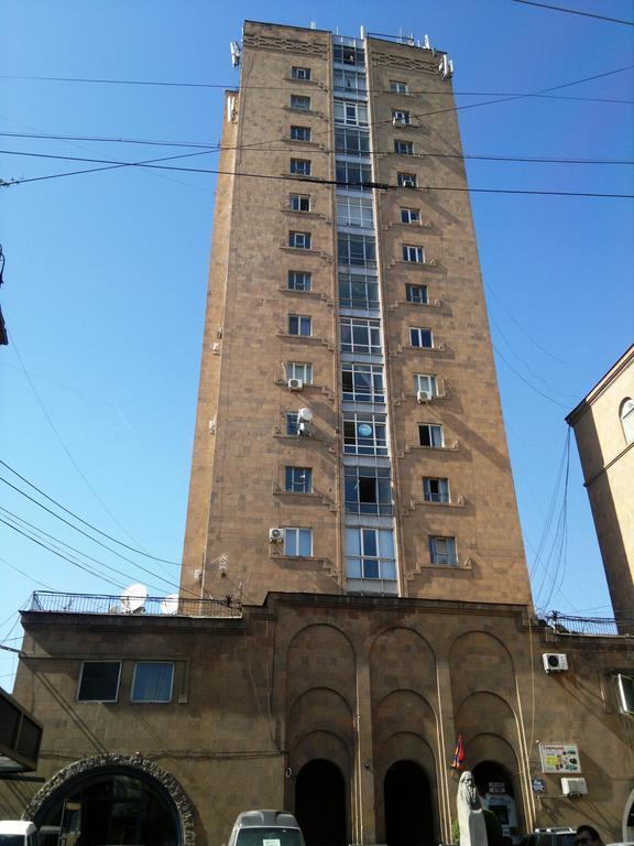 Askhouse Hotel Yerevan Ngoại thất bức ảnh