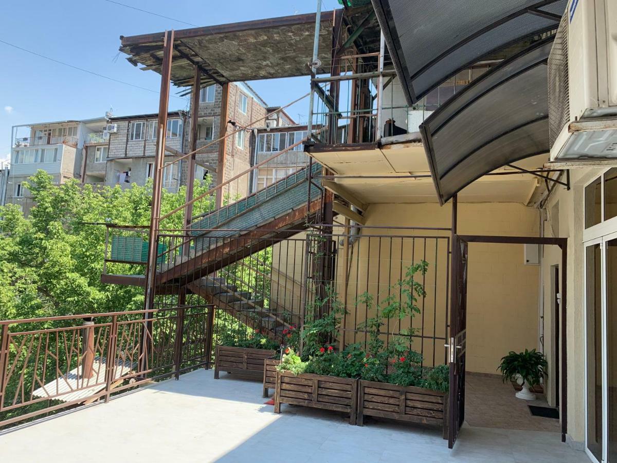 Askhouse Hotel Yerevan Ngoại thất bức ảnh